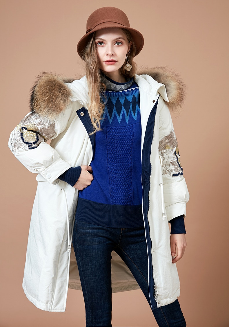 ARTKA Women 2018 Winter Vintage Embroidery Thick 90% White Duck Down Coat Fur Hoodies Female Fashion Warm Jacket Coat YK10184D