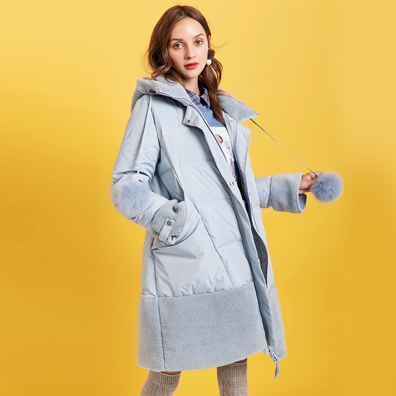 ARTKA 2019 Winter New Women's Down Coat 90% White Duck Down Thick Warm Outwear Lambswool Splicing Hooded Long Down Coat ZK10791D