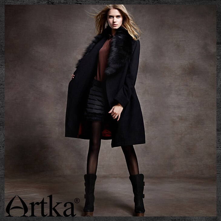 ARTKA Women's Autumn Winter Retro Noble Luxury Depachable Fur Collar Longsleeve Belt Solid Allmatch Warm Coat WA10941Q