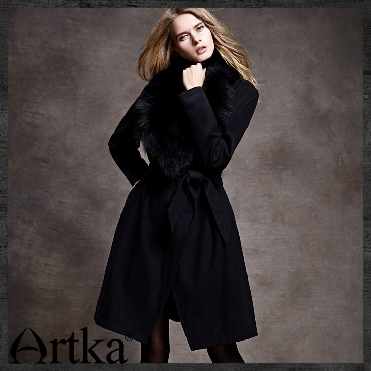 ARTKA Women's Autumn Winter Retro Noble Luxury Depachable Fur Collar Longsleeve Belt Solid Allmatch Warm Coat WA10941Q