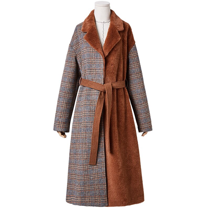 ARTKA 2019 Winter New Women Woolen Coat Vintage Plaid Woolen Fake Marten Hair Thicken Coat Warm Long Outwear With Belt FA10098D