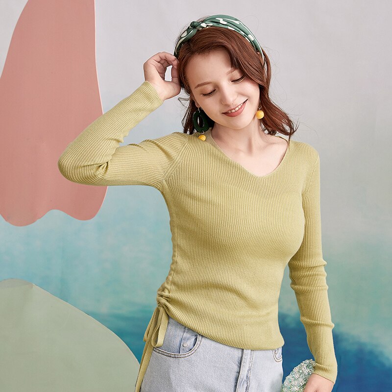 ARTKA 2020 Autumn New Women Sweater 3 Color Fashion Casual Thin Wool Sweater V-Neck Pullover Soft Wool Knitted Sweaters YB20002Q