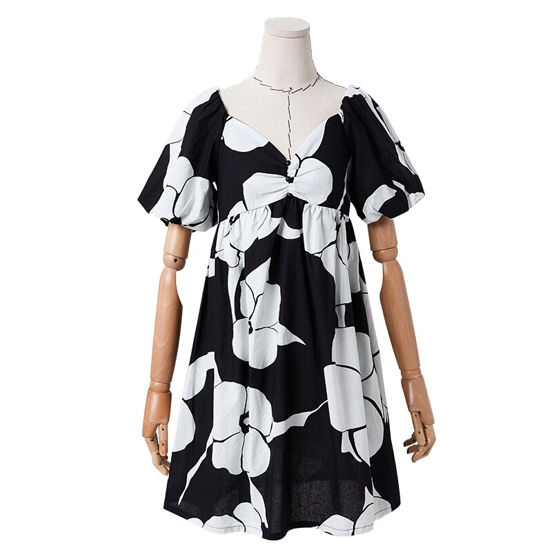 ARTKA 2019 Summer Women Dresses 100% Cotton Loose V-neck Dress Retro Puff Sleeve Dress Elastic Back Design For Women LA13594X