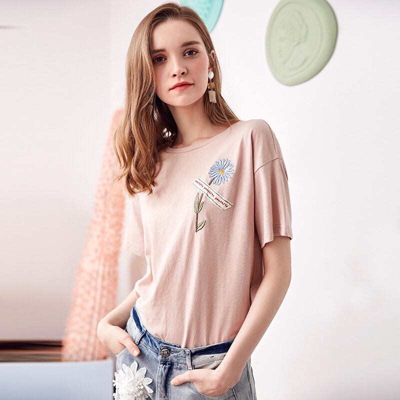 ARTKA 2020 Summer New Women Fashion 3 Colors Flower Embroidery O-Neck T-shirt Pure Cotton Loose Short Sleeve T-shirts TA11685X